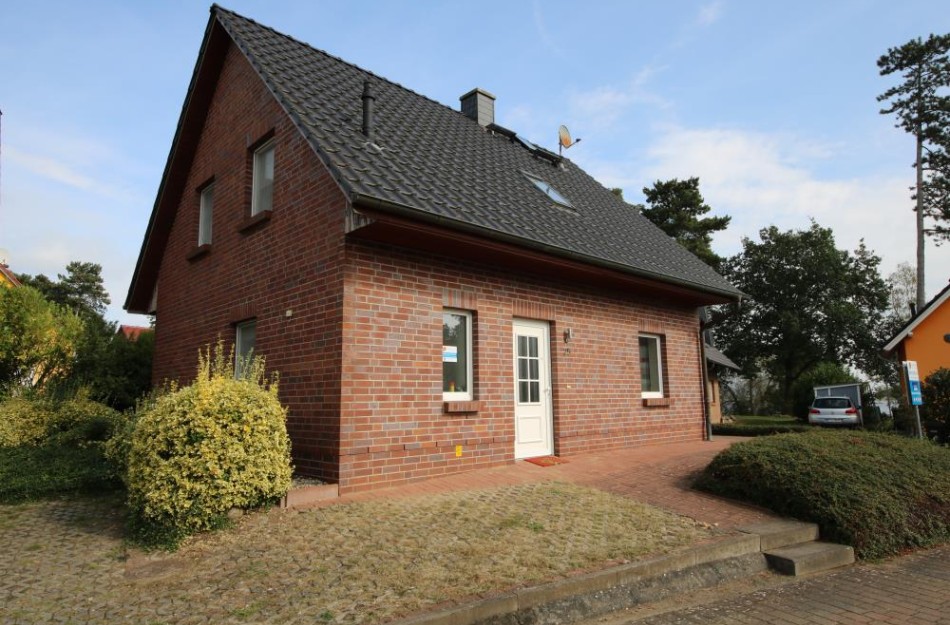 25 - Ferienhaus mit Terrasse und Kamin