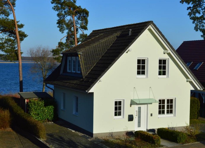Ferienwohnung mit Balkon direkt an der Müritz