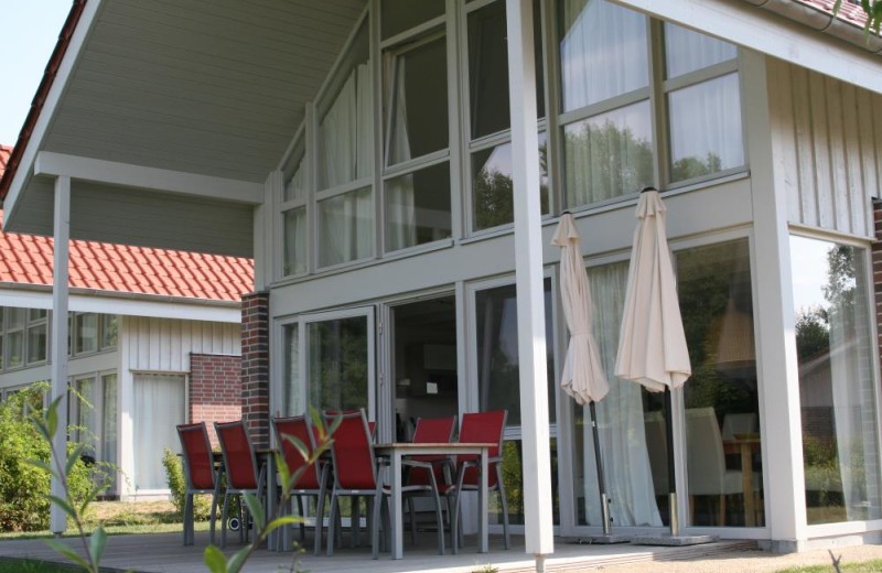 Geniessen Sie die Sonne auf der ruhigen Terrasse