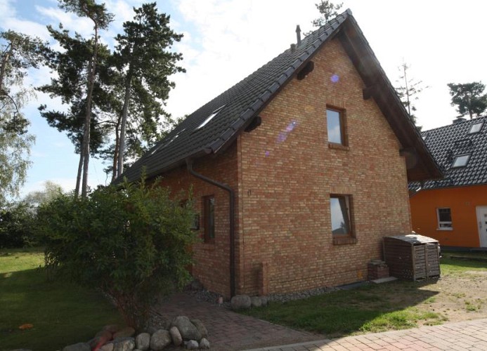 Haus in erster Reihe zum See