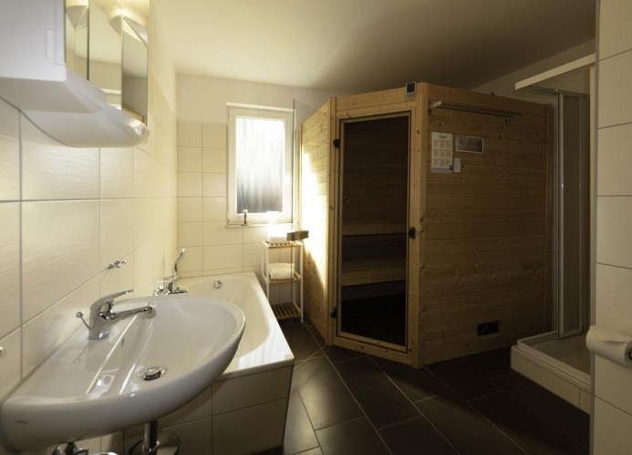 Badezimmer mit Sauna
