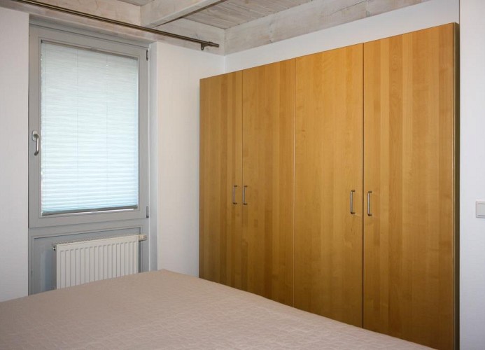 großer Kleiderschrank - alles findet seinen Platz!