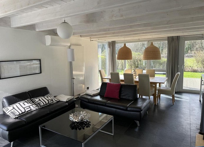 geschmackvolles Wohnzimmer zum Verweilen