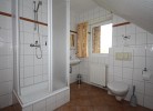 großes Tageslicht-Bad mit Dusche