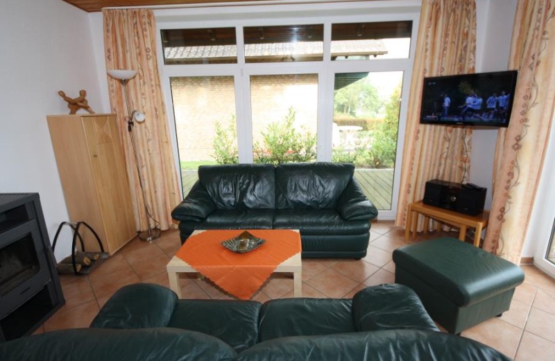 gemütliches Wohnzimmer mit Kamin