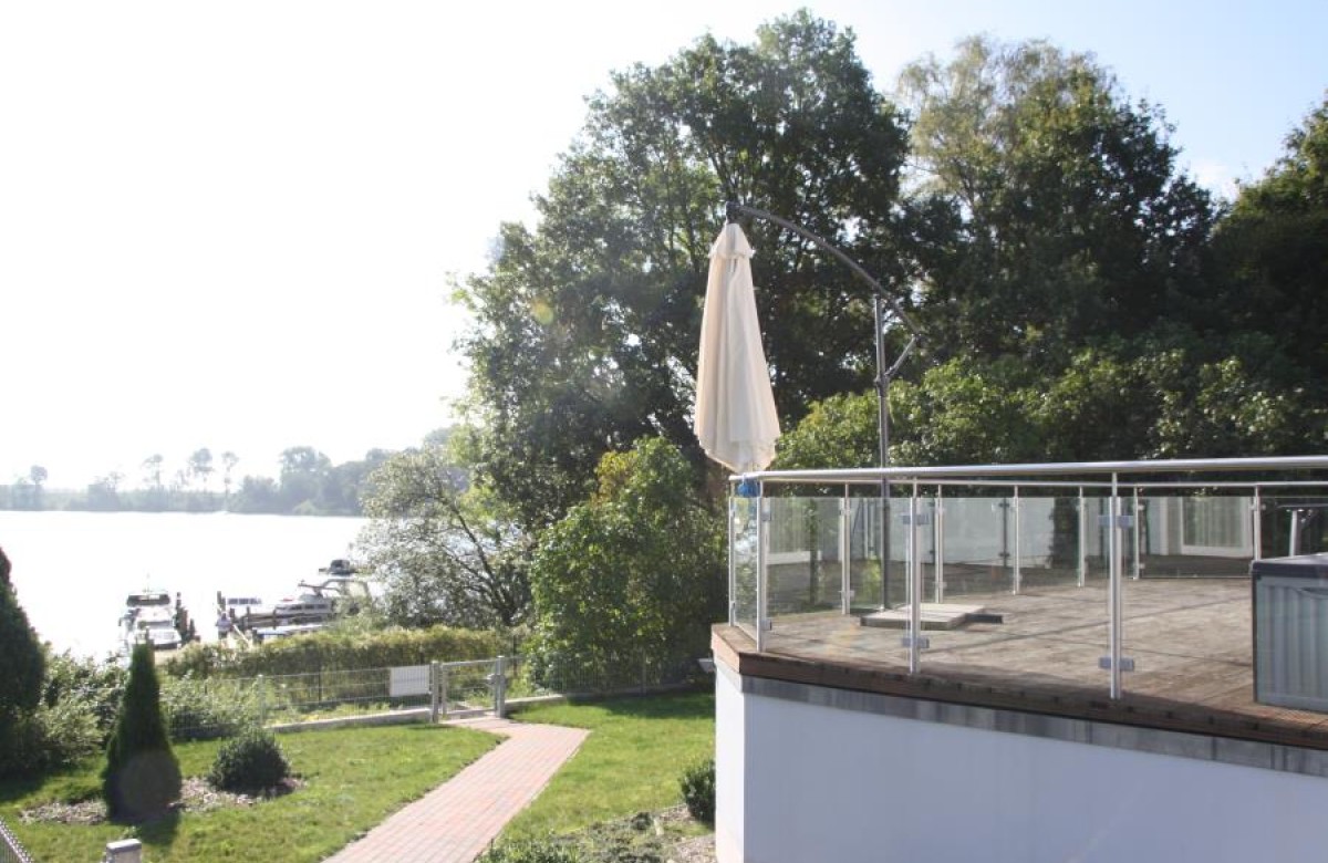 kleines Appartement direkt am See