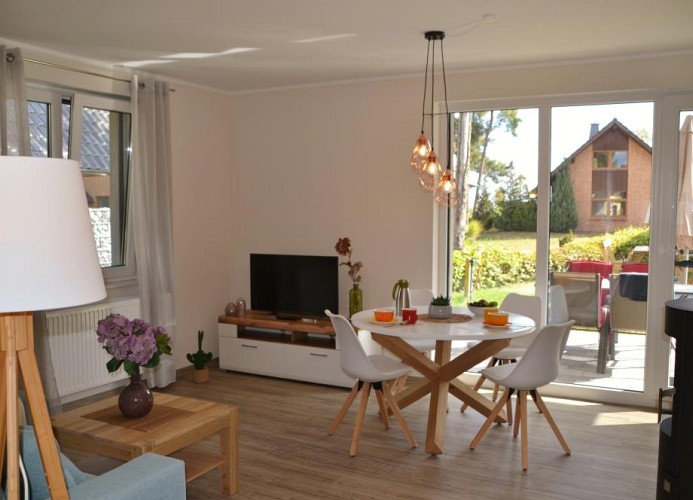 schöne Ferienwohnung mit Terrasse, Kamin und Wlan!
