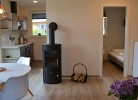charmanter Wohnbereich mit Kamin