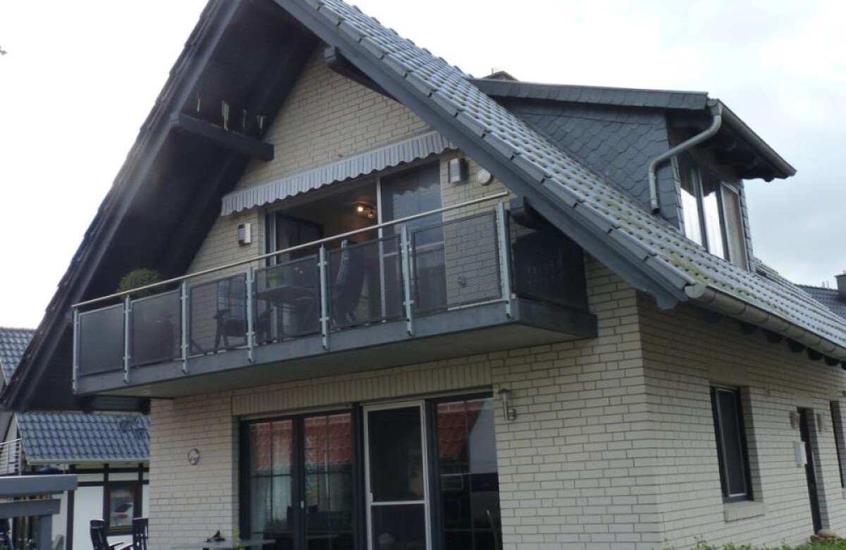 schönes Haus mit tollem Balkon