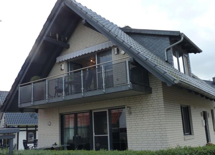 schönes Haus mit tollem Balkon