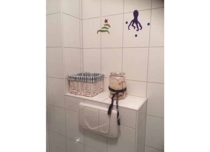 Badezimmer mit Dusche/WC