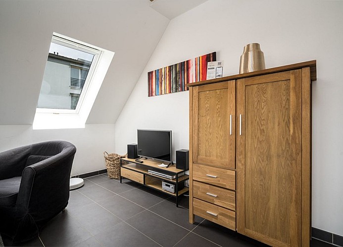 U 7 OG - Schöne Ferienwohnung mit Balkon in Seenähe 