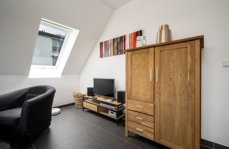 U 7 OG - Schöne Ferienwohnung mit Balkon in Seenähe 