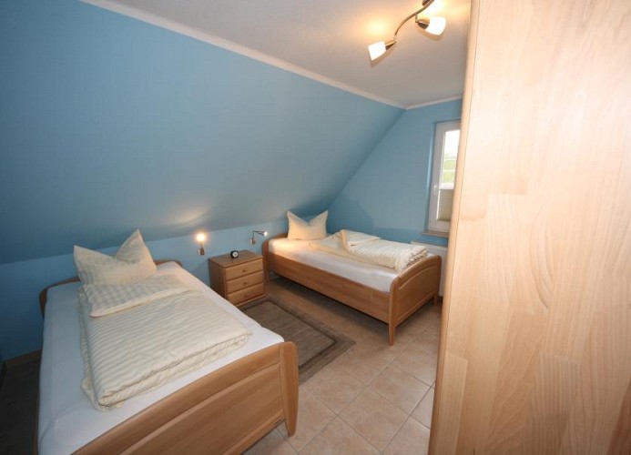 Doppelbettzimmer mit zwei Einzelbetten - ideal für Geschwister!
