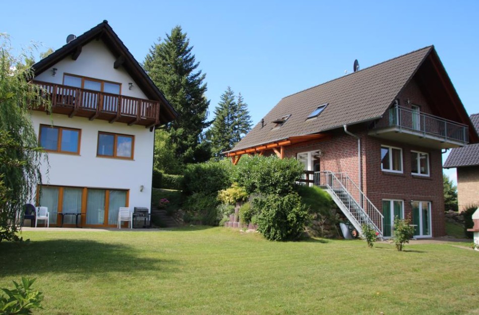 S 42 A  - Ferienhaus mit Terrasse und großem Garten