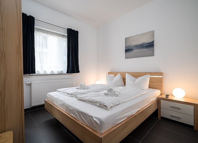 U 7 OG - Schöne Ferienwohnung mit Balkon in Seenähe 