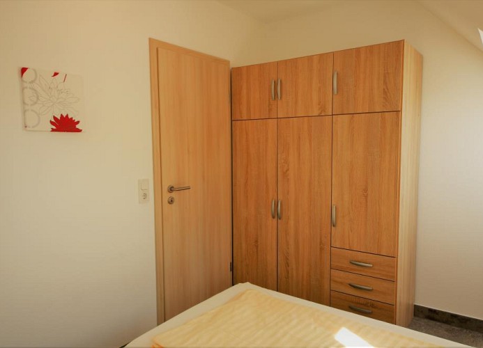 großzügiger Kleiderschrank