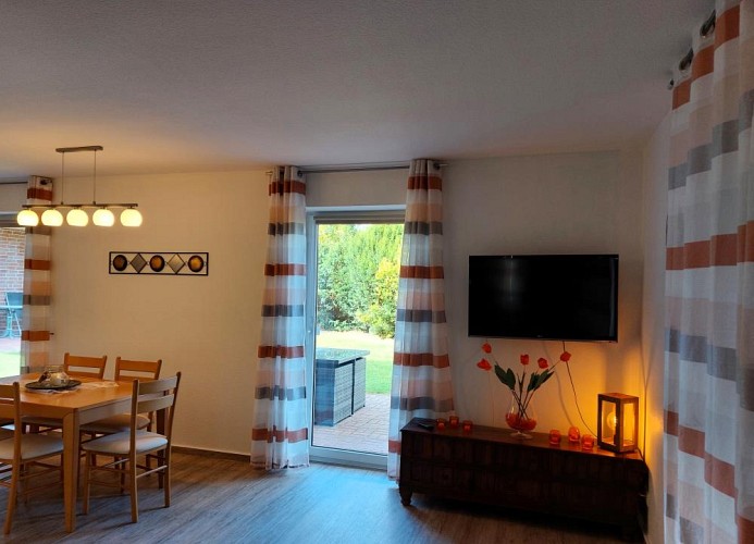 Ferienhaus mit schöner Terrasse, Garten und Grill