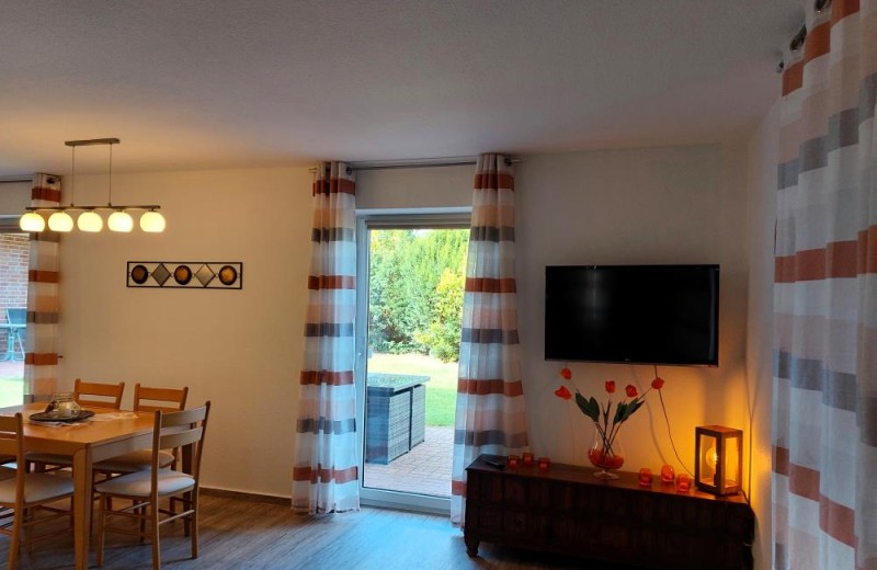 Ferienhaus mit schöner Terrasse, Garten und Grill