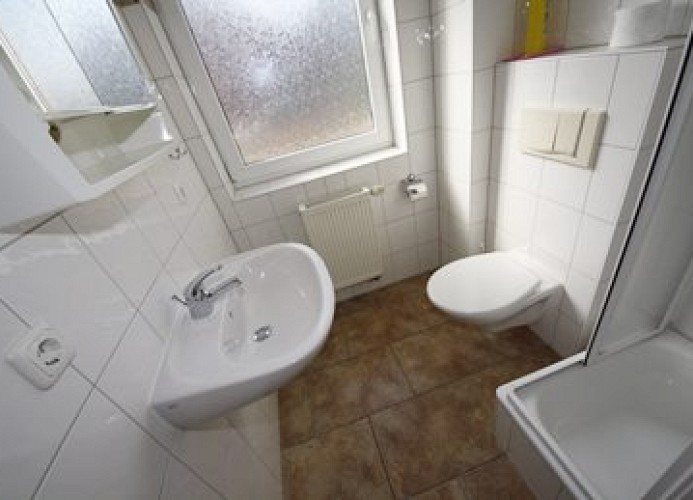 Tageslicht-Bad mit Dusche