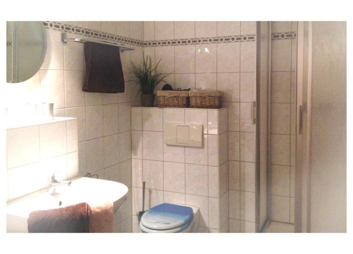 Bad mit Dusche/WC