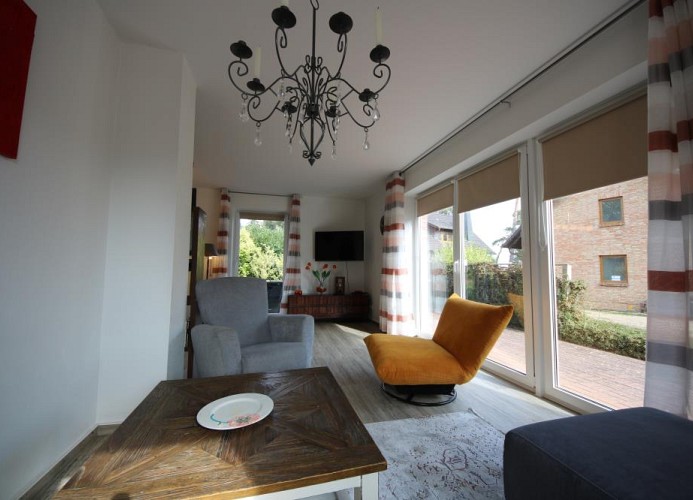 25 - Ferienhaus mit Terrasse und Kamin