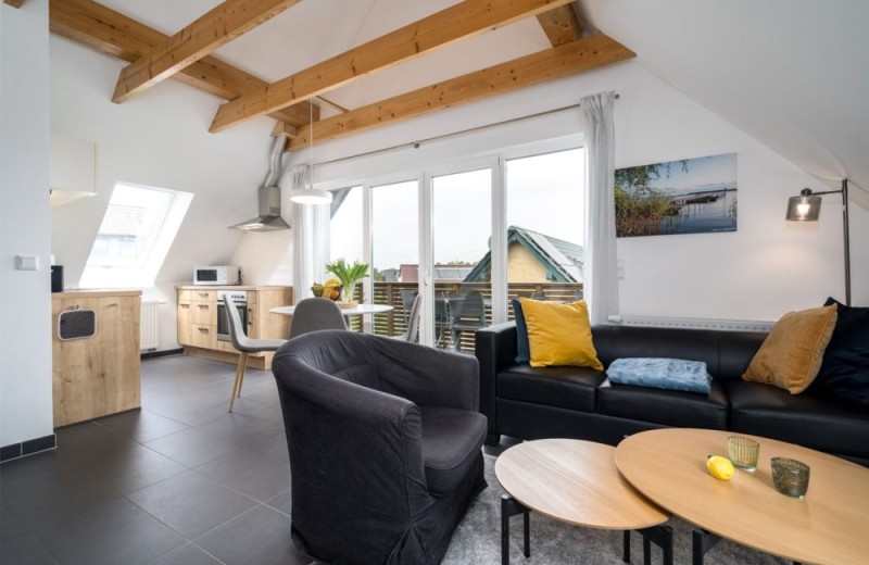 U 7 OG - Schöne Ferienwohnung mit Balkon in Seenähe 