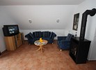 gemütliches Wohnzimmer mit Kamin
