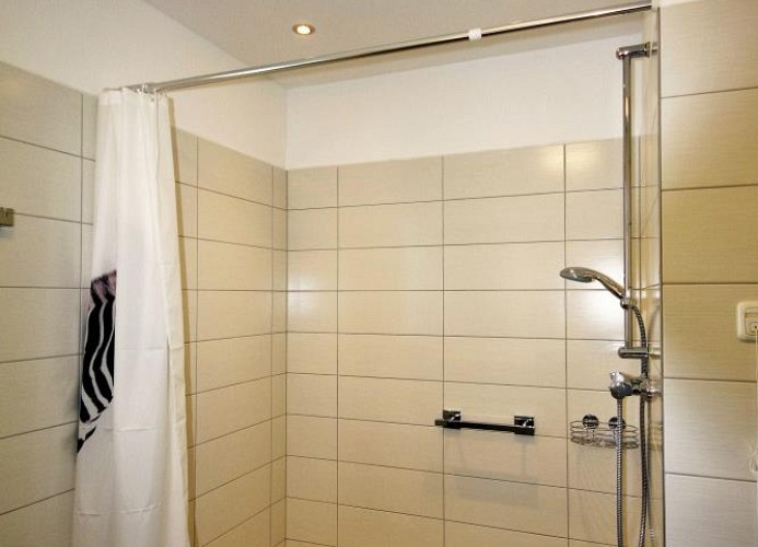 alters- und behindertengerechte Dusche