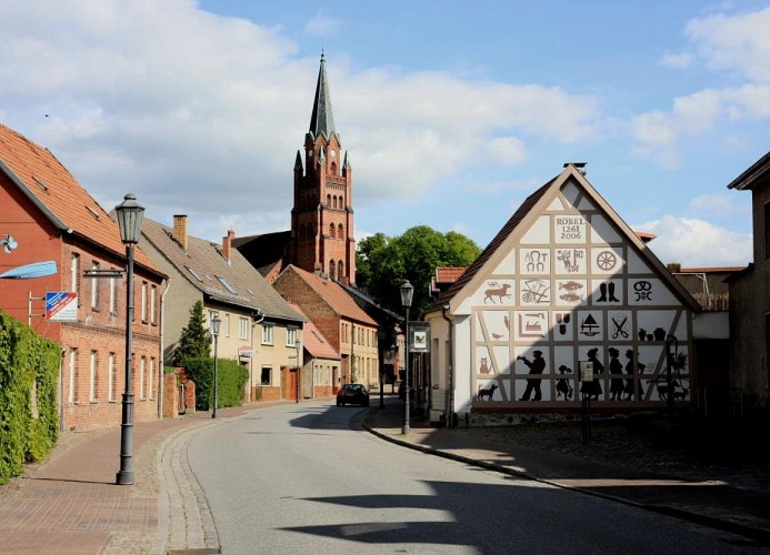 die Röbeler Altstadt besticht mit ihrem althistorischen Charme ...