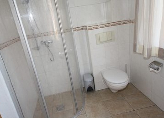 Tageslicht-Bad mit Dusche