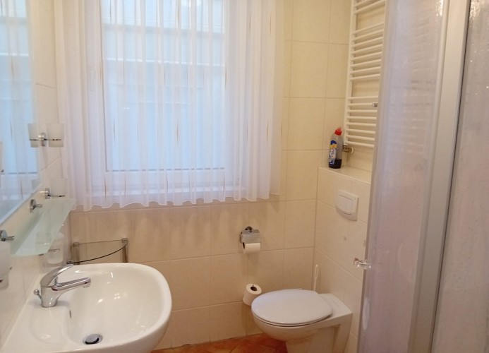 3 Erdgeschoss EG + UG Ferienwohnung über 2 Etagen