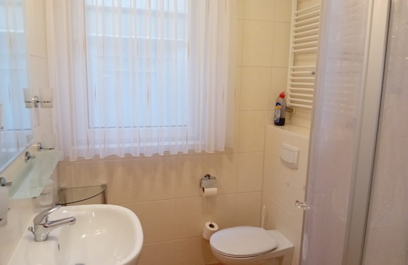 3 Erdgeschoss EG + UG Ferienwohnung über 2 Etagen
